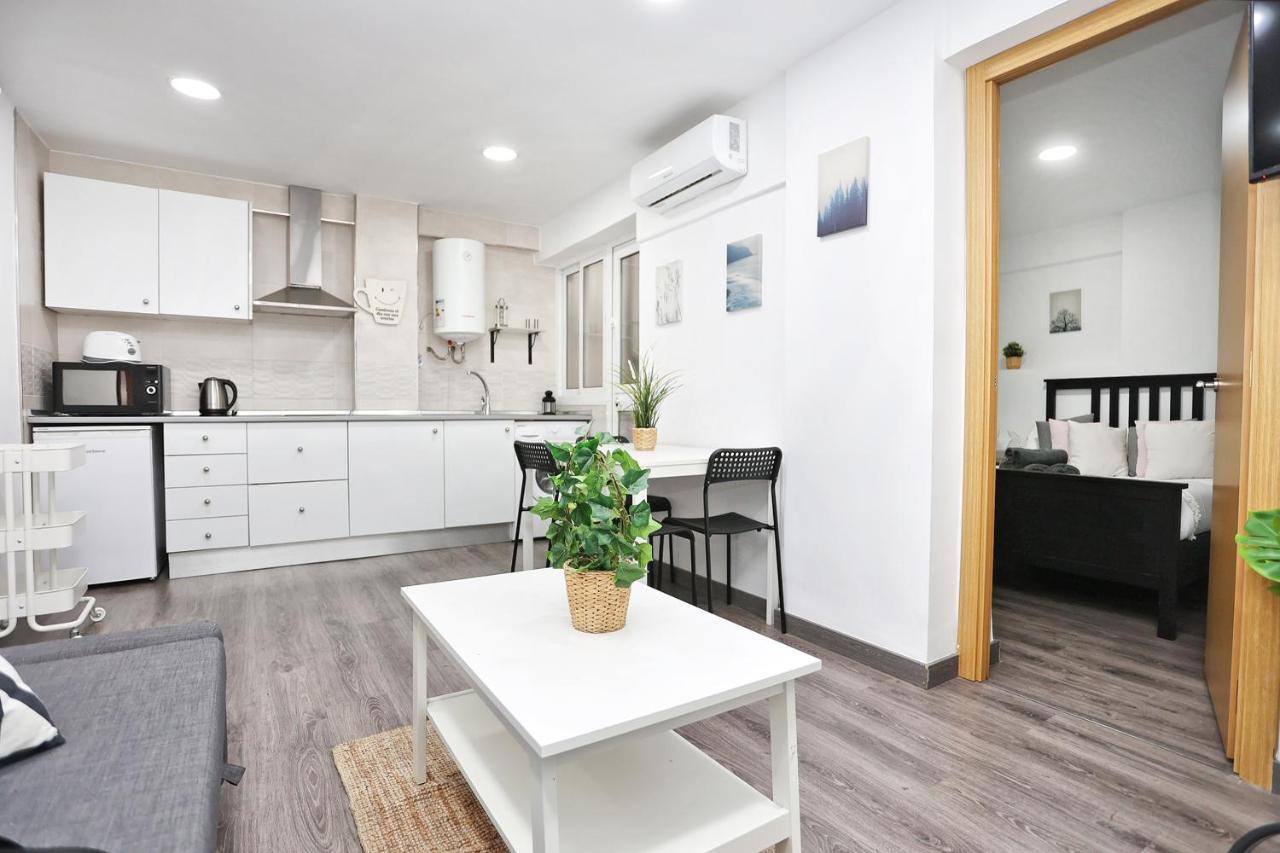 Appartement Holidays2Malaga Goya - Zona Huelin & 500 Mts De La Playa Extérieur photo